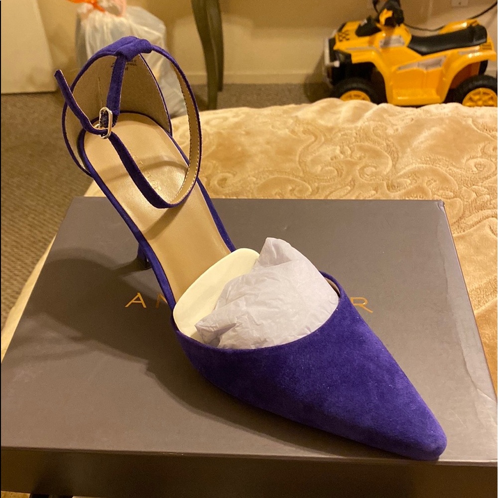 Beautiful purple Heels